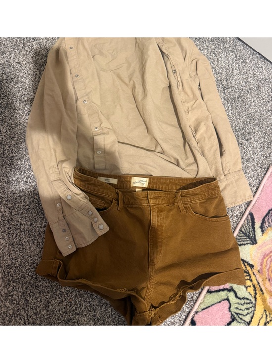 Universal Thread Pants - Universal Thread women Corduroy shorts in Brown with Beige Shirt
